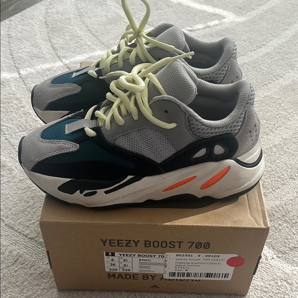 Yeezy Boost 700 Kids Shoes